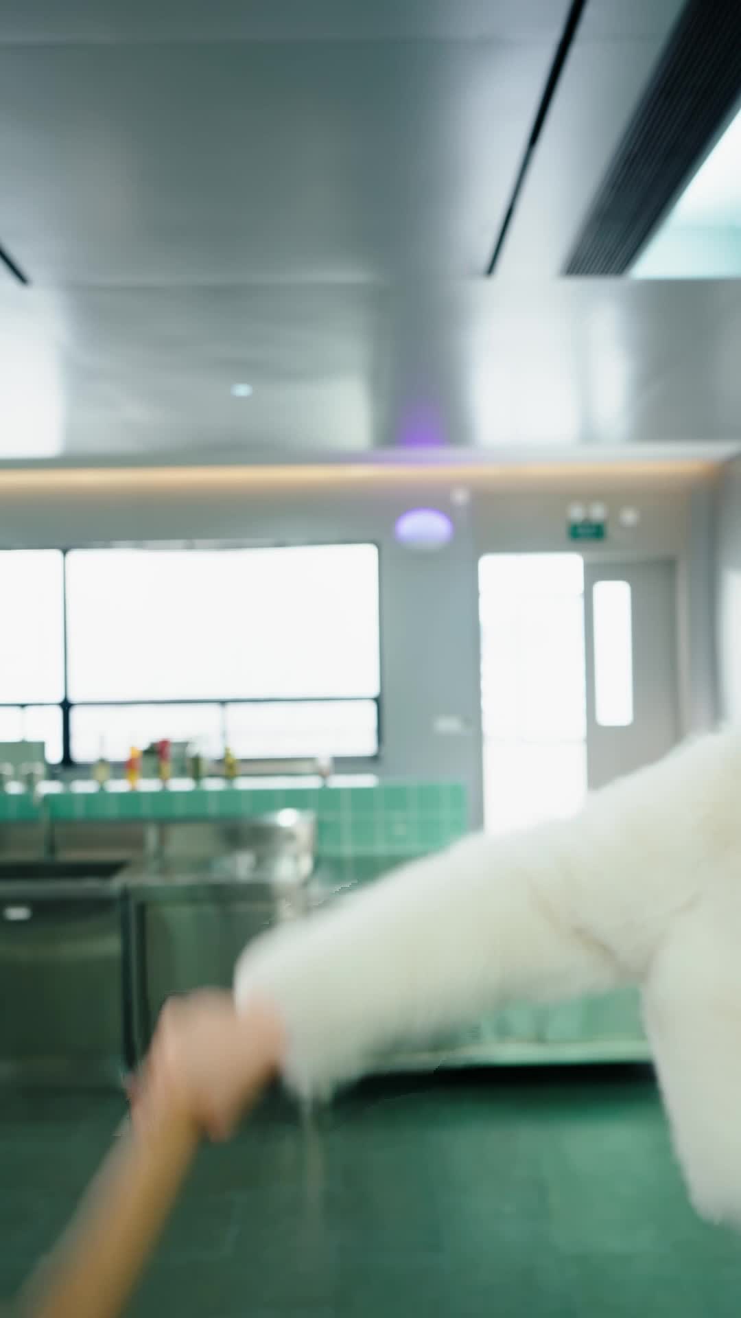 Episode 3 - She's the Billionaire's Mom!